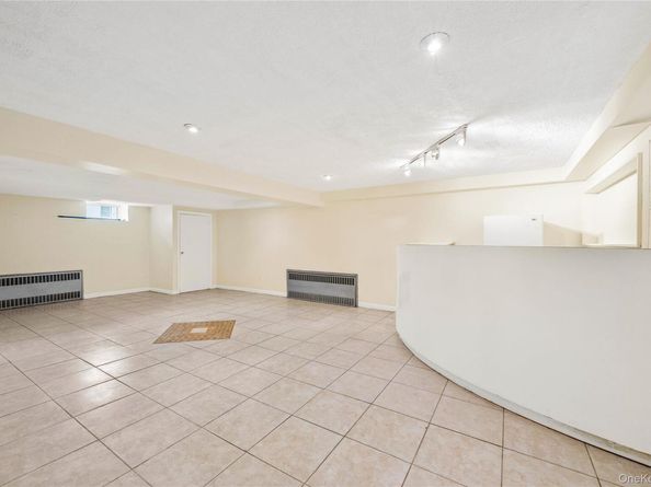 28 Elizabeth Avenue, Hempstead NY 11550