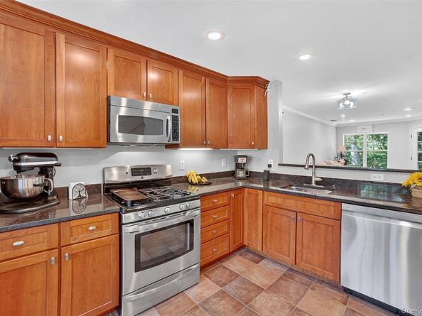 527 Viewpoint Terrace, Peekskill NY 10566