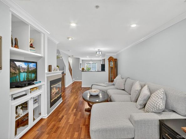 527 Viewpoint Terrace, Peekskill NY 10566
