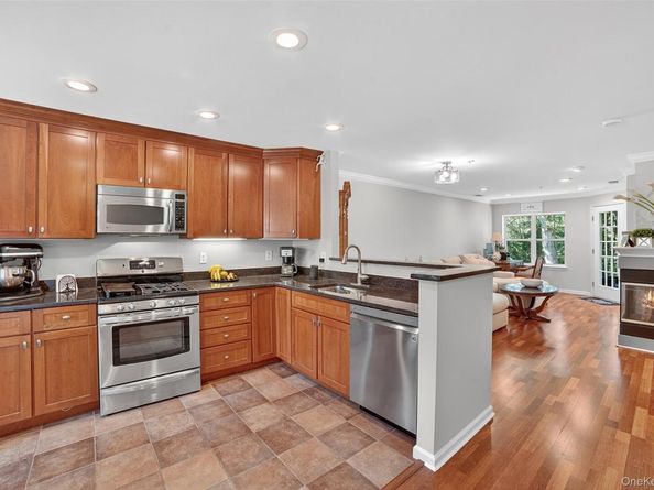 527 Viewpoint Terrace, Peekskill NY 10566