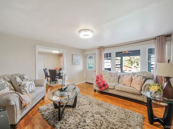 3 Fort Hill Road, Hampton Bays NY 11946