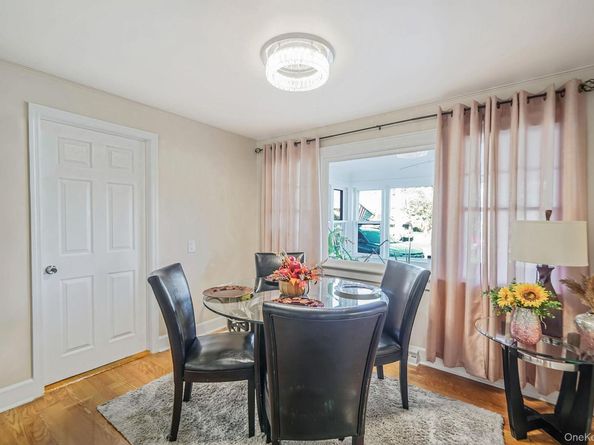 3 Fort Hill Road, Hampton Bays NY 11946