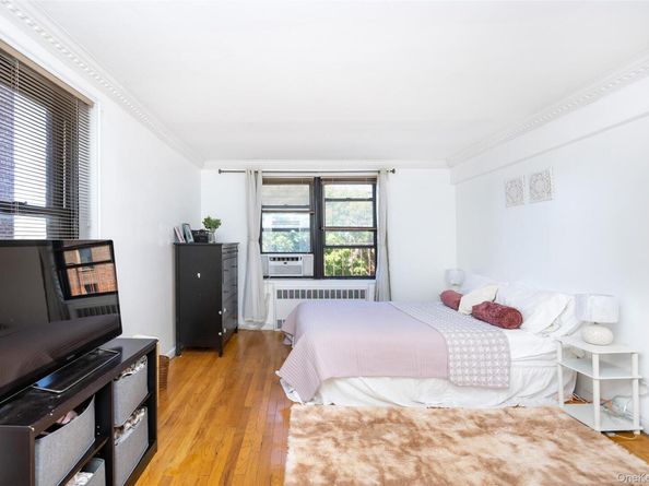150-15 72 Rd 5F, Flushing NY 11367