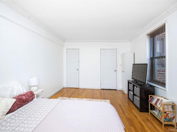 150-15 72 Rd 5F, Flushing NY 11367