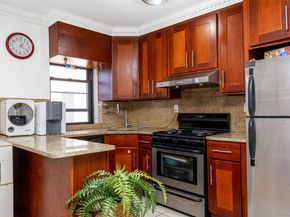 150-15 72 Rd 5F, Flushing NY 11367