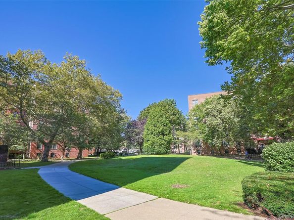 150-15 72 Rd 5F, Flushing NY 11367