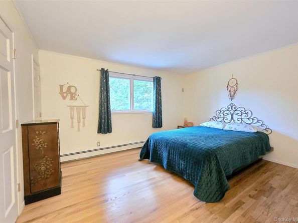 50 Hawthorne Street, Selden NY 11784