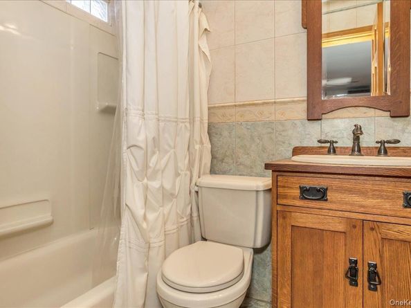 2186 McClellan Street, East Meadow NY 11554