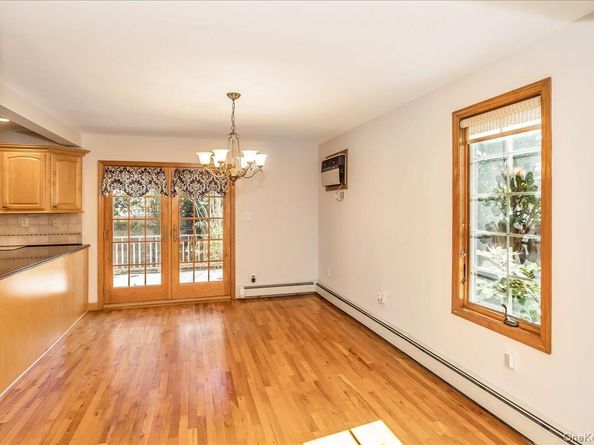 2186 McClellan Street, East Meadow NY 11554