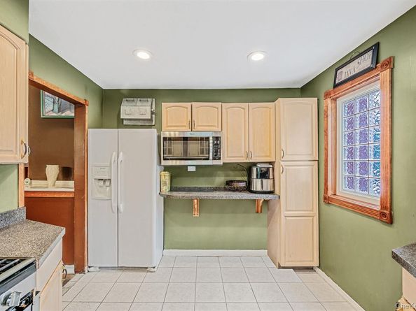 197 E 2nd Street, Deer Park NY 11729
