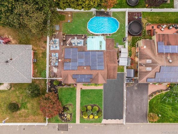 197 E 2nd Street, Deer Park NY 11729