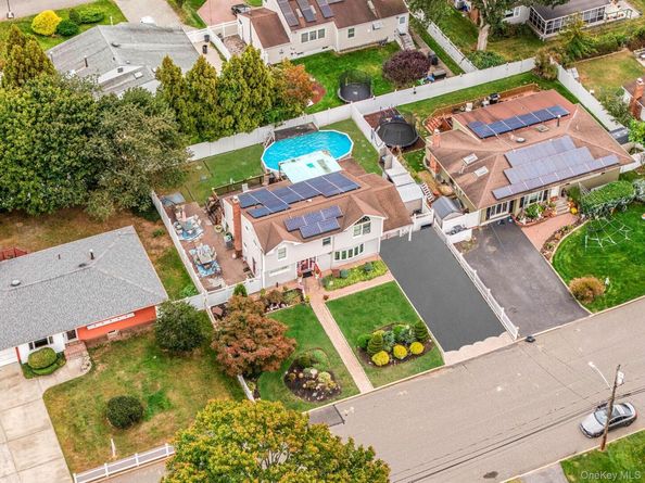197 E 2nd Street, Deer Park NY 11729
