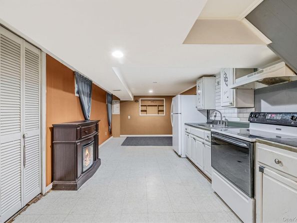 197 E 2nd Street, Deer Park NY 11729
