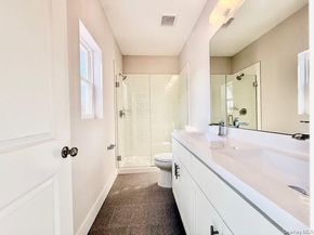 40 St George Drive, Shirley NY 11967