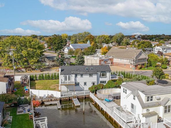 2675 Bellmore Avenue, Bellmore NY 11710