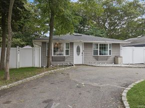 7 Pinetree Drive, Shirley NY 11967