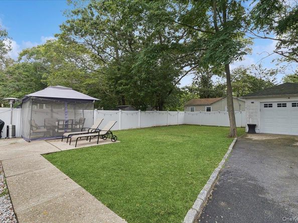 7 Pinetree Drive, Shirley NY 11967