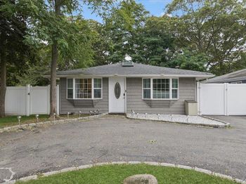7 Pinetree Drive