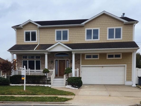 3328 Woodward Street, Oceanside NY 11572