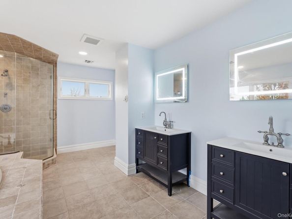 3328 Woodward Street, Oceanside NY 11572