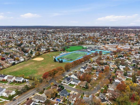 3328 Woodward Street, Oceanside NY 11572