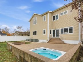 3328 Woodward Street, Oceanside NY 11572
