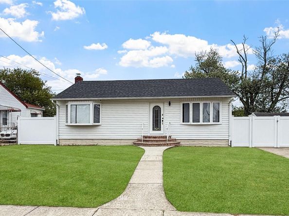 3 Beta Drive, Amityville NY 11701