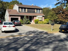 71 Banana Street, Central Islip NY 11722