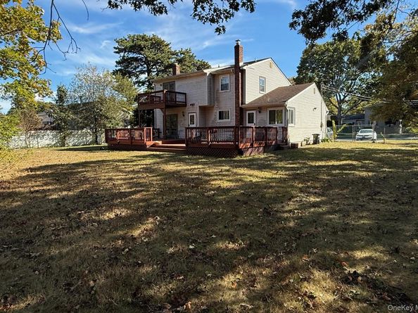 71 Banana Street, Central Islip NY 11722