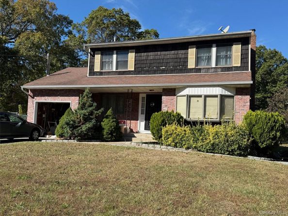 71 Banana Street, Central Islip NY 11722