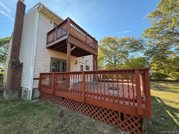 71 Banana Street, Central Islip NY 11722