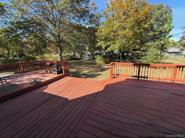 71 Banana Street, Central Islip NY 11722