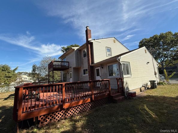 71 Banana Street, Central Islip NY 11722