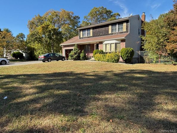 71 Banana Street, Central Islip NY 11722