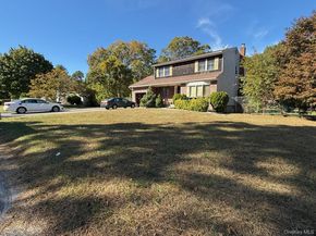 71 Banana Street, Central Islip NY 11722