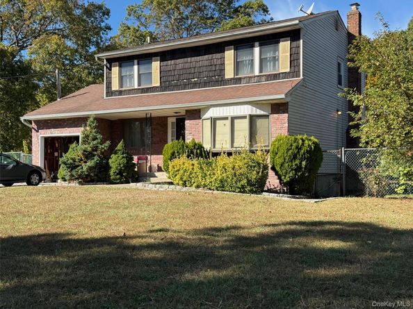 71 Banana Street, Central Islip NY 11722