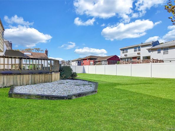 25 Park Circle, Cedarhurst NY 11516