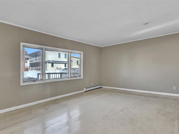 25 Park Circle, Cedarhurst NY 11516