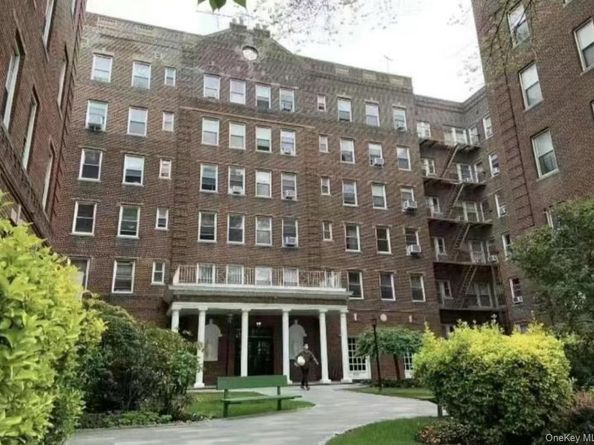 141-25 Northern Boulevard B2, Flushing NY 11354