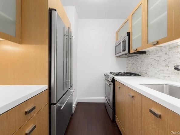 212 East 47th st 30D, New York (Manhattan) NY 10017