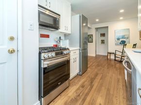22 Madison Park L, Port Washington NY 11050