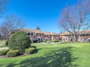 22 Madison Park L, Port Washington NY 11050