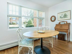 22 Madison Park L, Port Washington NY 11050