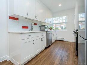 22 Madison Park L, Port Washington NY 11050