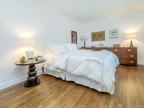22 Madison Park L, Port Washington NY 11050