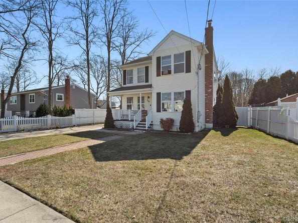 254 40th Street, Copiague NY 11726