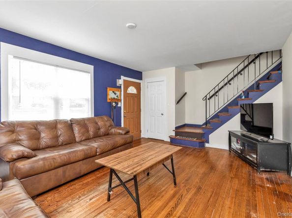 16 Fairfield Avenue, Port Washington NY 11050
