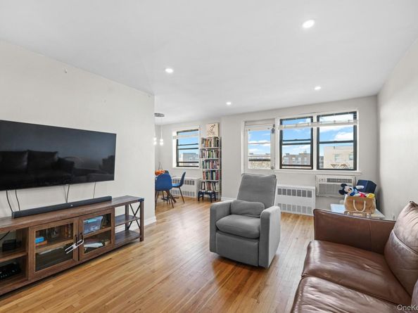 84-20 153rd Avenue 6K, Howard Beach NY 11414