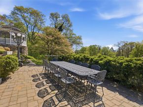 33 Greenbriar Drive, Chappaqua NY 10514
