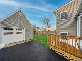 52 Halycon Road, Lindenhurst NY 11757